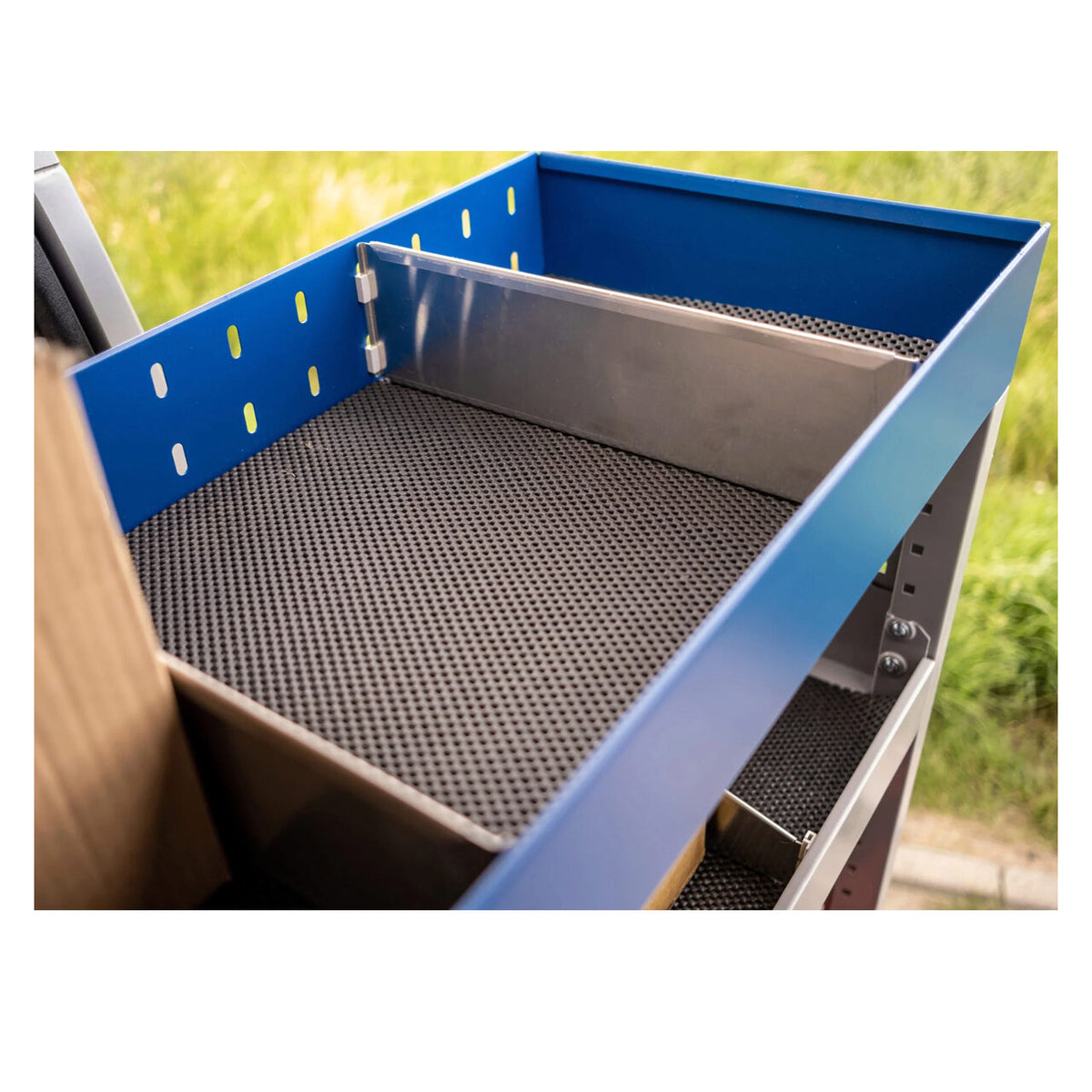 Sistem mobilier modular pe partea stanga Provan 57-1-145-00 pentru MAN TGE 2017, ampatament L4 (4490 mm), inaltime H4 (2789 mm)
