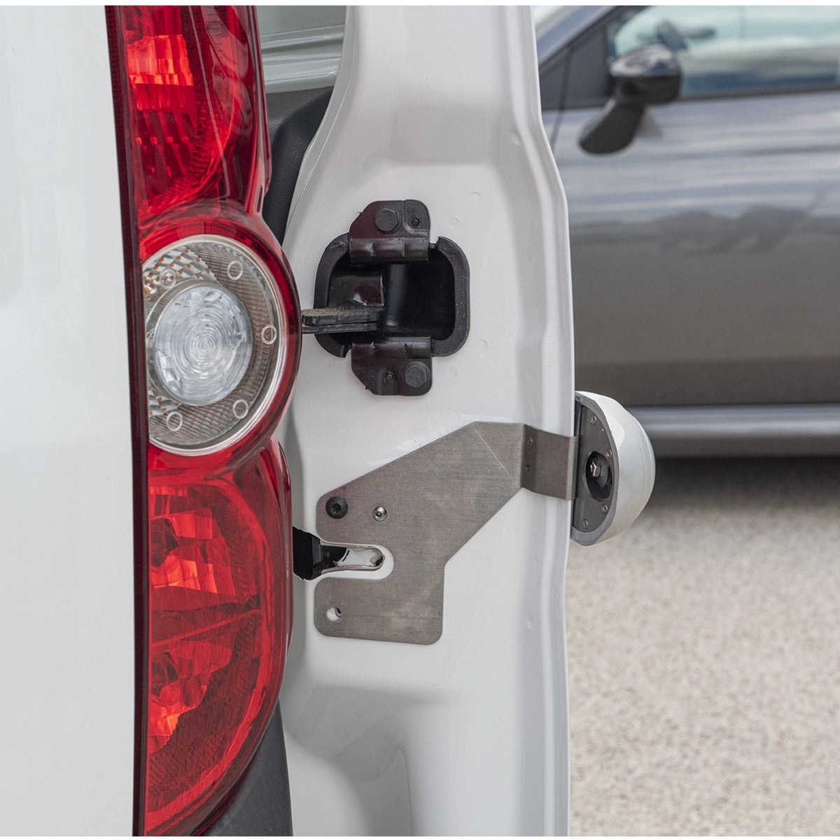 Set de 2 incuietori antifurt profesionale CARGOBLOCK (spate si lateral) pentru Nissan NVE-200