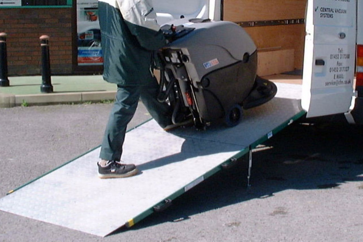 Rampa de incarcare WM ME, latime 125 cm, lungime 290 cm, capacitate suportata 1500 kg