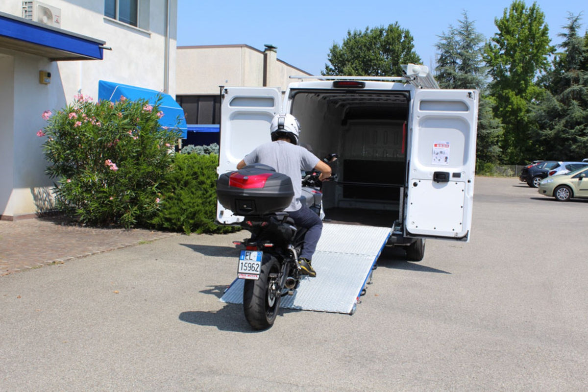 Rampa de incarcare WM PC-R, latime 137.5 cm, lungime 250 cm, capacitate suportata 500 kg